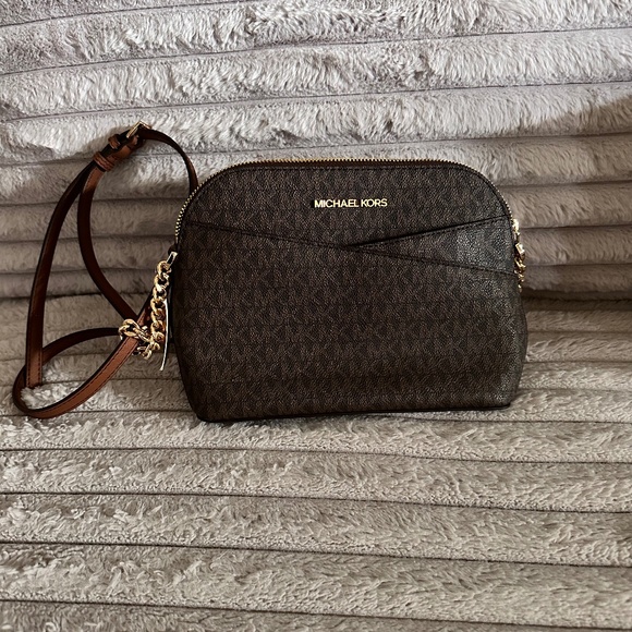 Michael Kors purse - Picture 1 of 3